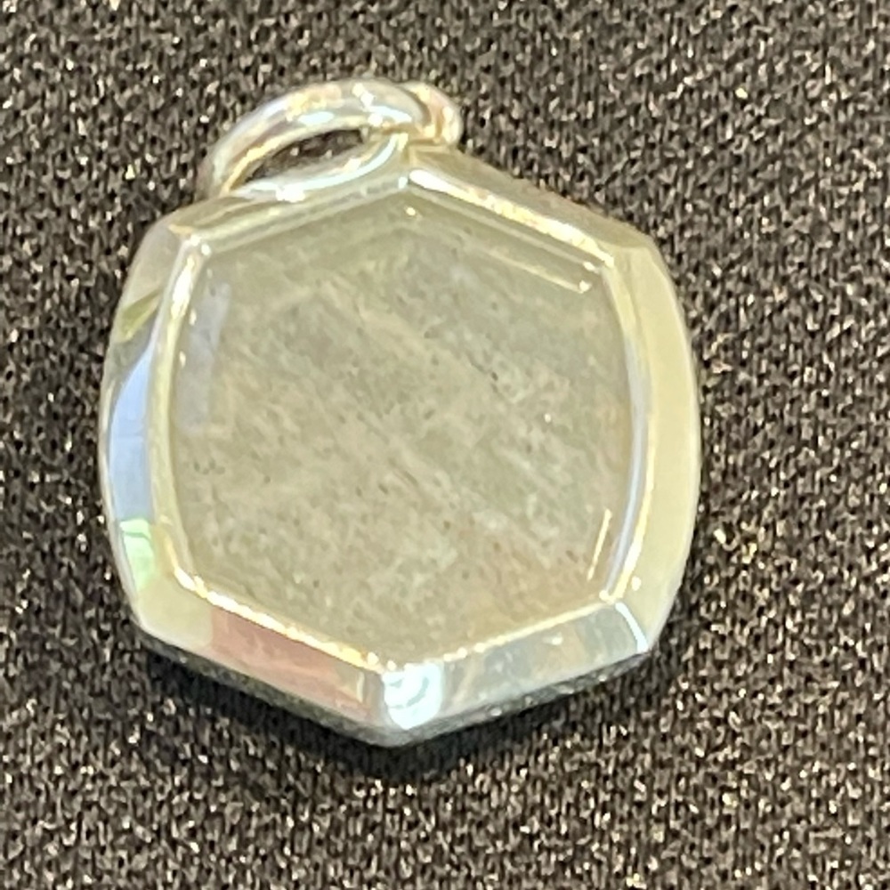 Kendra Scott Davis pendant